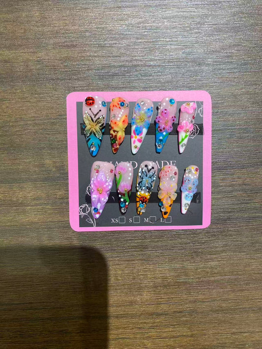SHORT  STILETTO NAILS Y2K PRESS-ON NAILS GOLDEN FLOWER